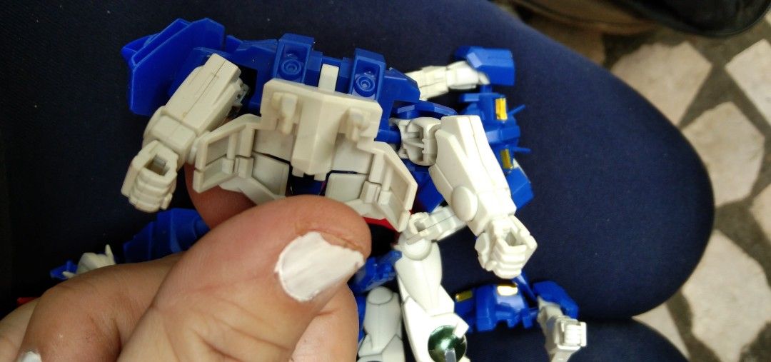 Gundam 3 figures buildable (Category: Character Goods) located in Quezon City. Submitted by eidorableshop (Listing ID 1464797459, Image 2). Description: .