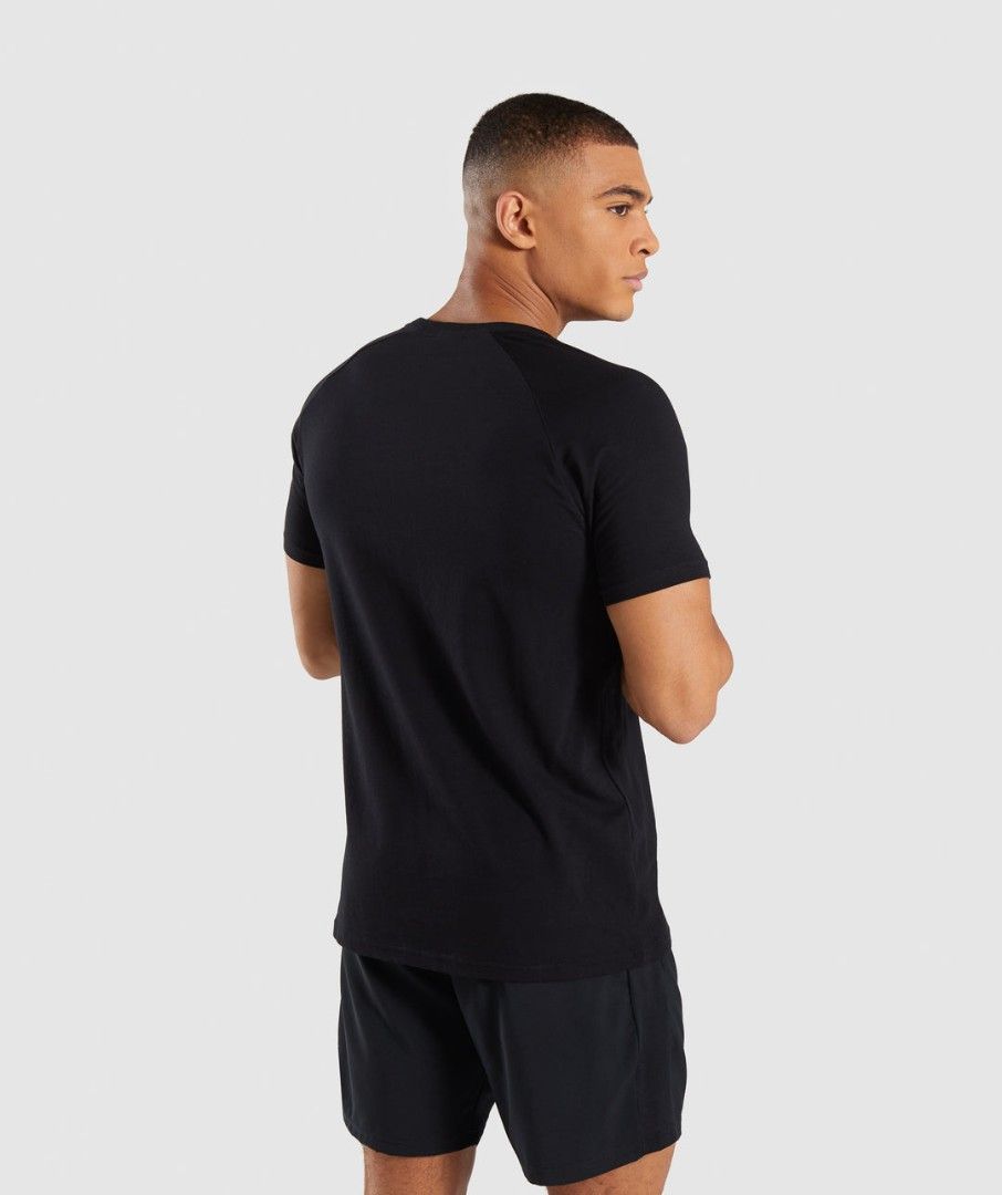 GYMSHARK APOLLO T-SHIRT (Category: Activewear) located in Talisay. Submitted by nooooooooooooooooy (Listing ID 1464869587, Image 2). Description: MEDIUM WIDTH 18 LENGTH 28 EXCELLENT NO FLAWS.