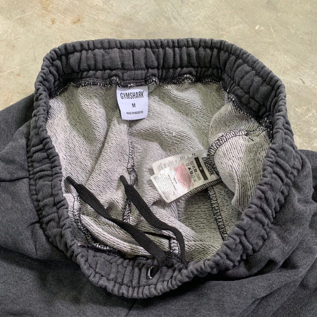 Gymshark Grey Sweat Shorts Size M (Category: Shorts) located in Manila. Submitted by emplysthrift. (Listing ID 1464903871, Image 3). Description: Actual dimes on tapemeasure Waist "31 to 35 Length "16 Excellent Condition Colorrate: 9/10 Flaws: none Unli vouch/vc for safe transactions 📲 Location: Laspinas City, Metro Manila, Brngy Talon Uno. 📍 DM IF INTERESTED📥 - Brand: Gymshark - Style: Sweat shorts with dark grey wash - Size: Medium - Materia
