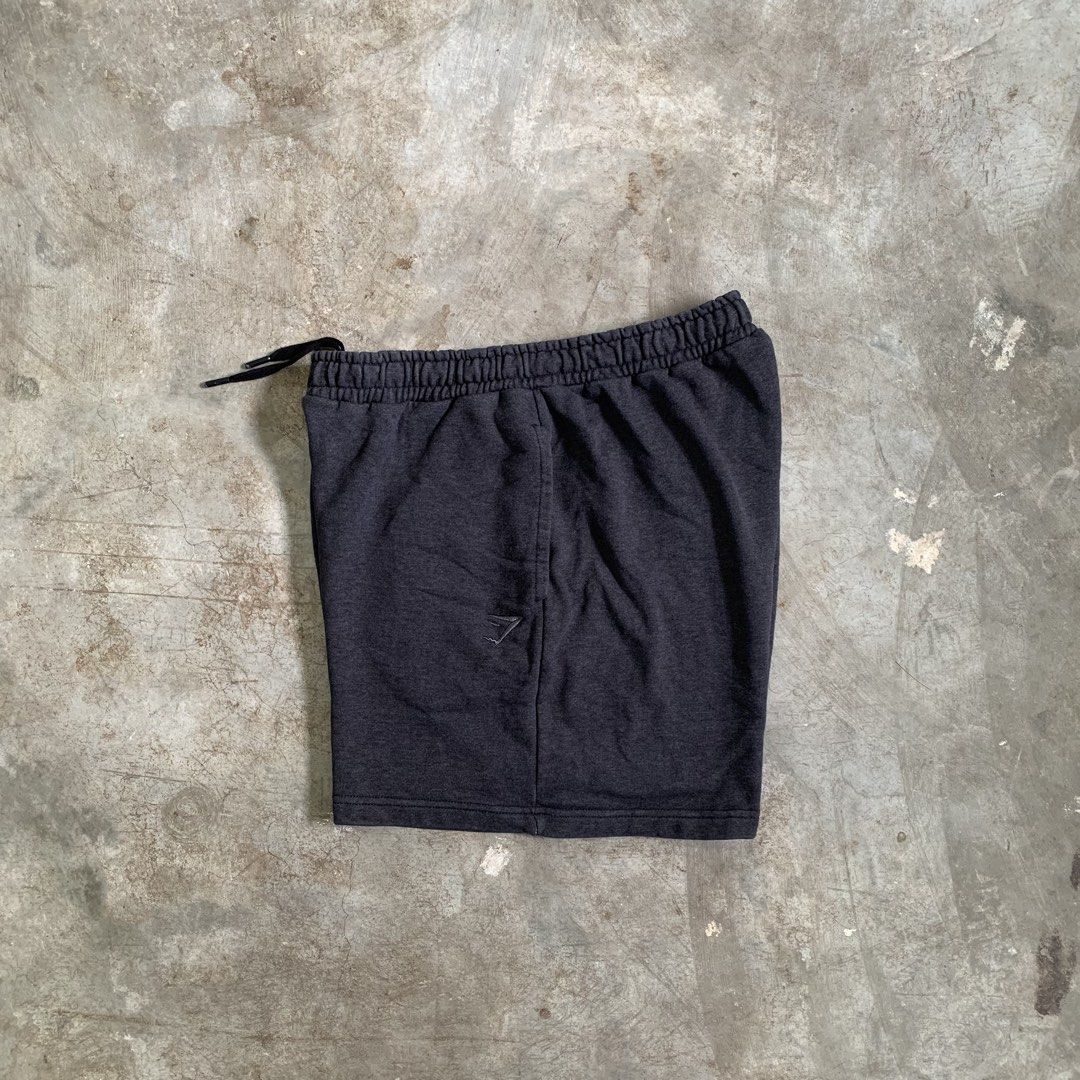 Gymshark Grey Sweat Shorts Size M (Category: Shorts) located in Manila. Submitted by emplysthrift. (Listing ID 1464903871, Image 1). Description: Actual dimes on tapemeasure Waist "31 to 35 Length "16 Excellent Condition Colorrate: 9/10 Flaws: none Unli vouch/vc for safe transactions 📲 Location: Laspinas City, Metro Manila, Brngy Talon Uno. 📍 DM IF INTERESTED📥 - Brand: Gymshark - Style: Sweat shorts with dark grey wash - Size: Medium - Materia
