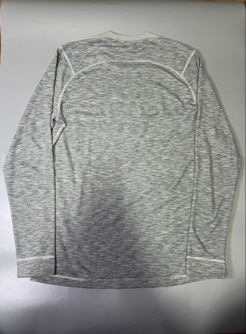 Gymshark sweatshirt (Category: Activewear) located in Bocaue. Submitted by mosthighcollective (Listing ID 1464907709, Image 2). Description: Gymshark sweatshirt Authentic Size: L on tag Dimes: 21 width 29 length Good as mew condition No issue 1000 only Dm me to purchase 📥.