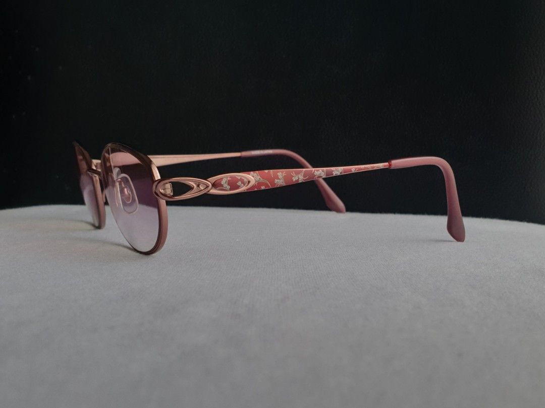Hanae Mori Japan Eyeglass Frame (Category: Sunglasses & Eyewear) located in Quezon City. Submitted by WasalakTwo (Listing ID 1464955539, Image 2). Description: Bought in Japan Durable and high quality Goodcondition Clean and presentable Lens are graded, but replaceable Open for delivery nationwide Front Width 12.8cm Front Height 3.6cm.