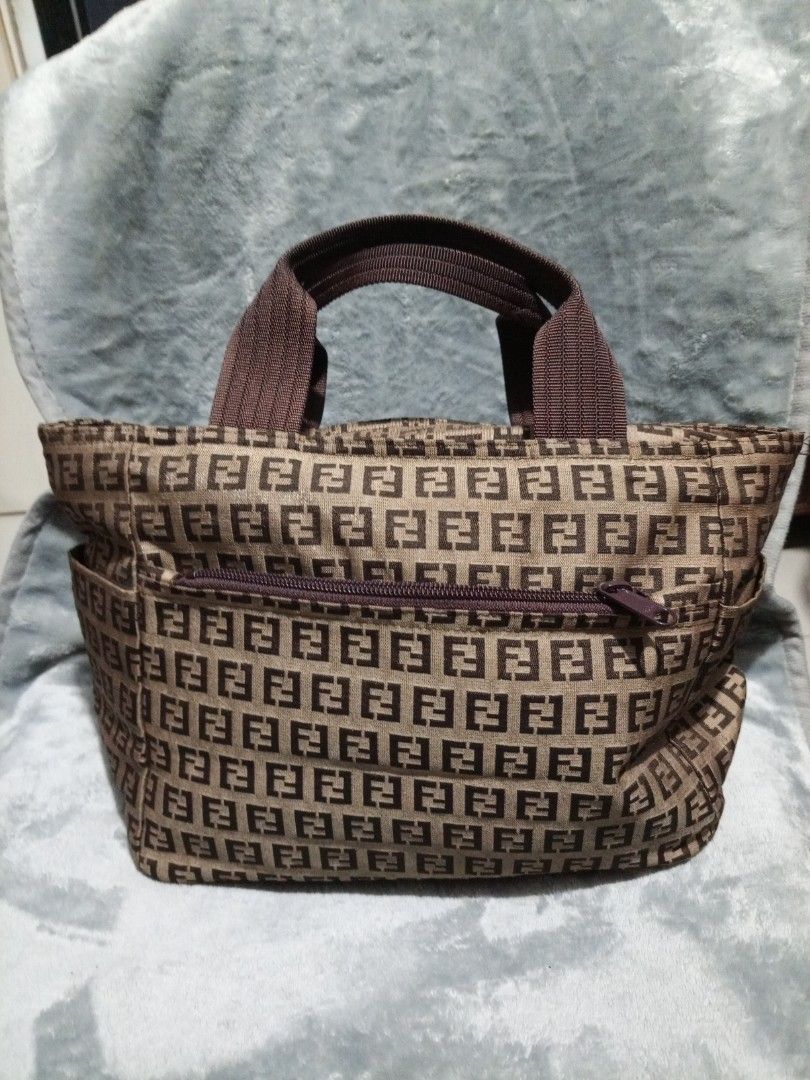 Hand Bag ( medium size) (Category: Shoulder Bags) located in Davao. Submitted by hermiepiam75360 (Listing ID 1464911536, Image 1). Description: .