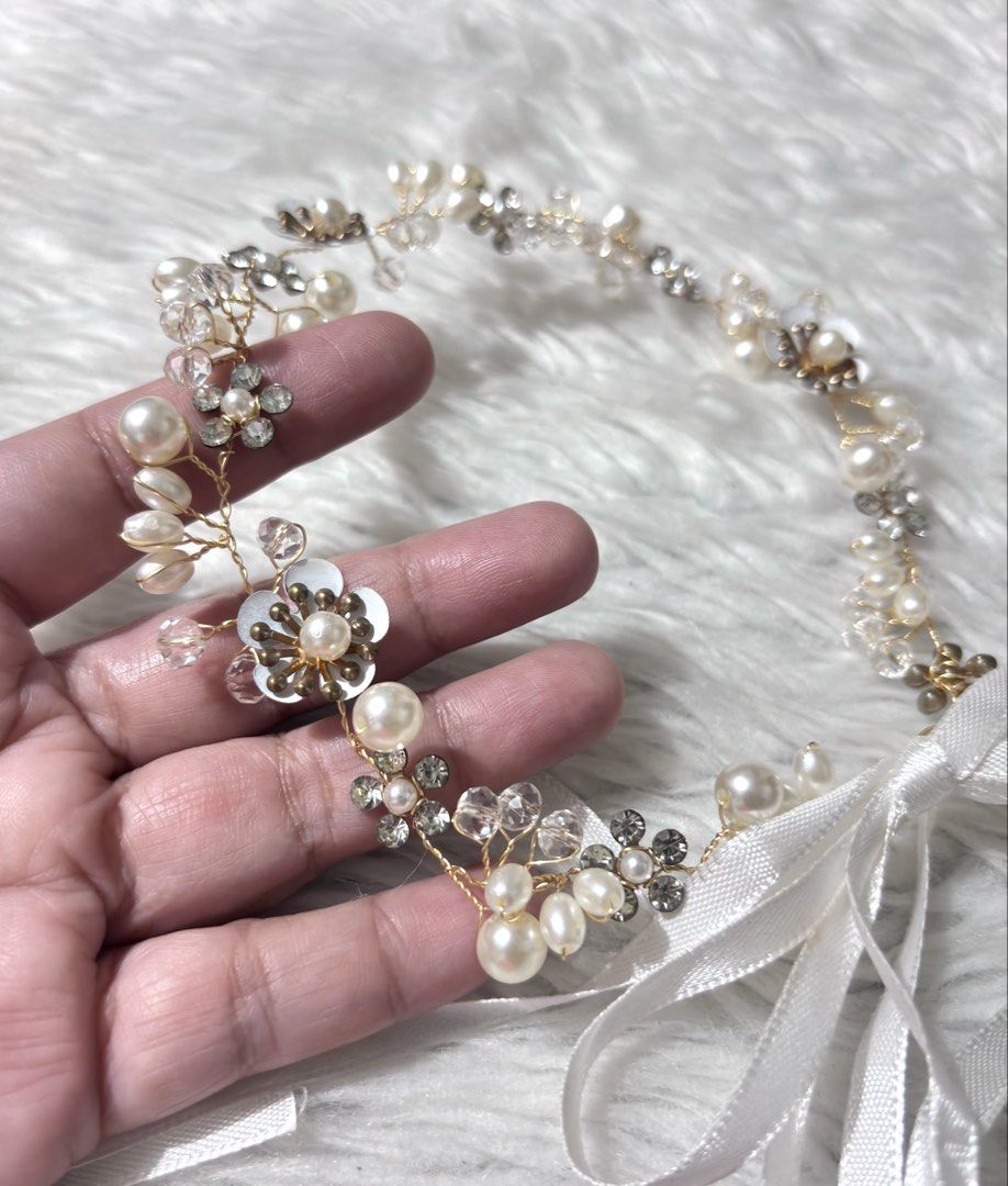 Handmade Crystal Flower Wreath Headpiece (Category: Hair Accessories) located in Paranaque City. Submitted by dalle_closet (Listing ID 1464841397, Image 3). Description: like new pa.