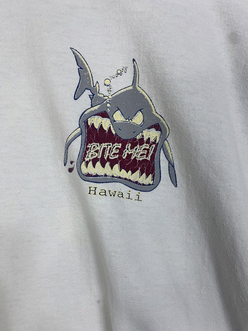 Hanes T-shirt (Category: Tshirts & Polo Shirts ) located in Bay. Submitted by paoloconic70568 (Listing ID 1464869260, Image 2). Description: (H)anes T-shirt Color Rate: 10/10 Color may vary due to lighting W-24 L-33 Issue: Crack Prints ₱250 No deleting of comments. All items are thrifted manage your expectations. Good Thrift, Good Mood..