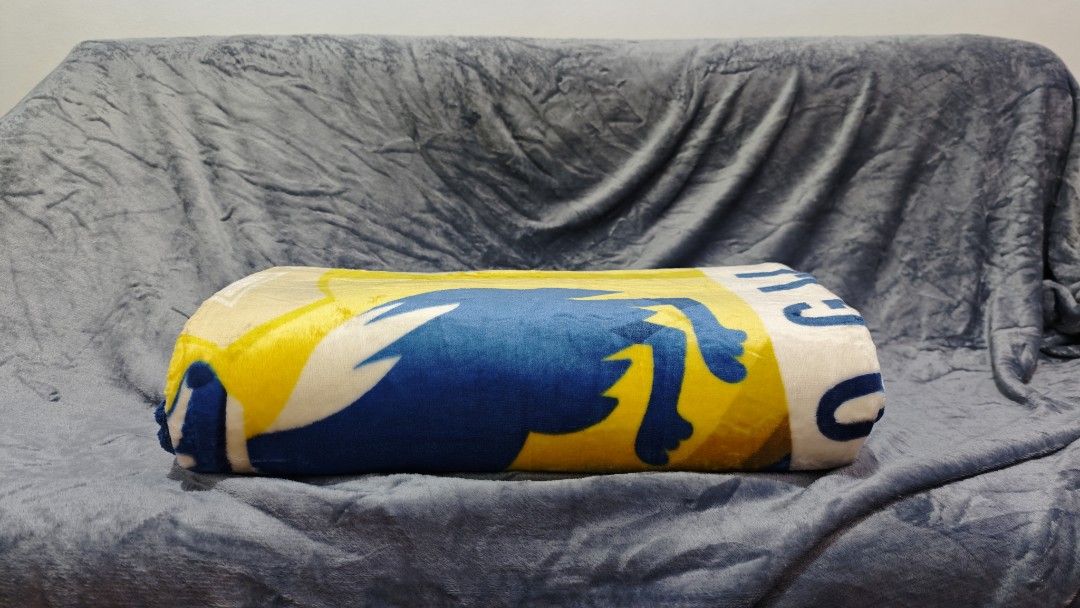 Harry Potter Blanket/ Queen size (Category: Bedding & Towels) located in Mariveles. Submitted by hl.reyrfinds (Listing ID 1464775925, Image 3). Description: 🍀☘️🍀☘️🍀 Fur Fleece Blanket/ Queen size Soft & Heavy Glossy Pay first. MOD: J&T.