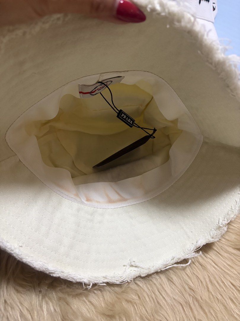Hat (Category: Hats & Beanies) located in Mandaluyong City. Submitted by rachel.cadiz (Listing ID 1464882984, Image 3). Description: Used only once Very nice in actual Classy In very good condition .