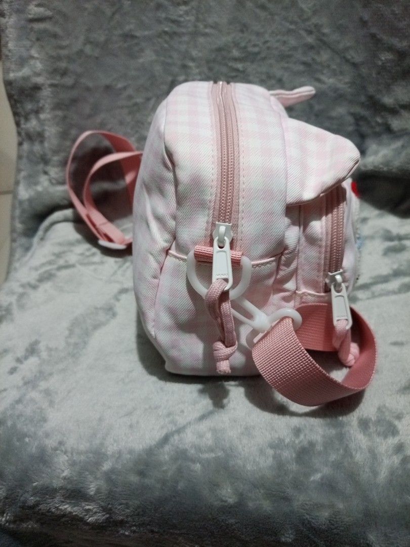 Hello Kitty Cloth Bag (Category: Cross-body Bags) located in Davao. Submitted by hermiepiam75360 (Listing ID 1464876674, Image 3). Description: .