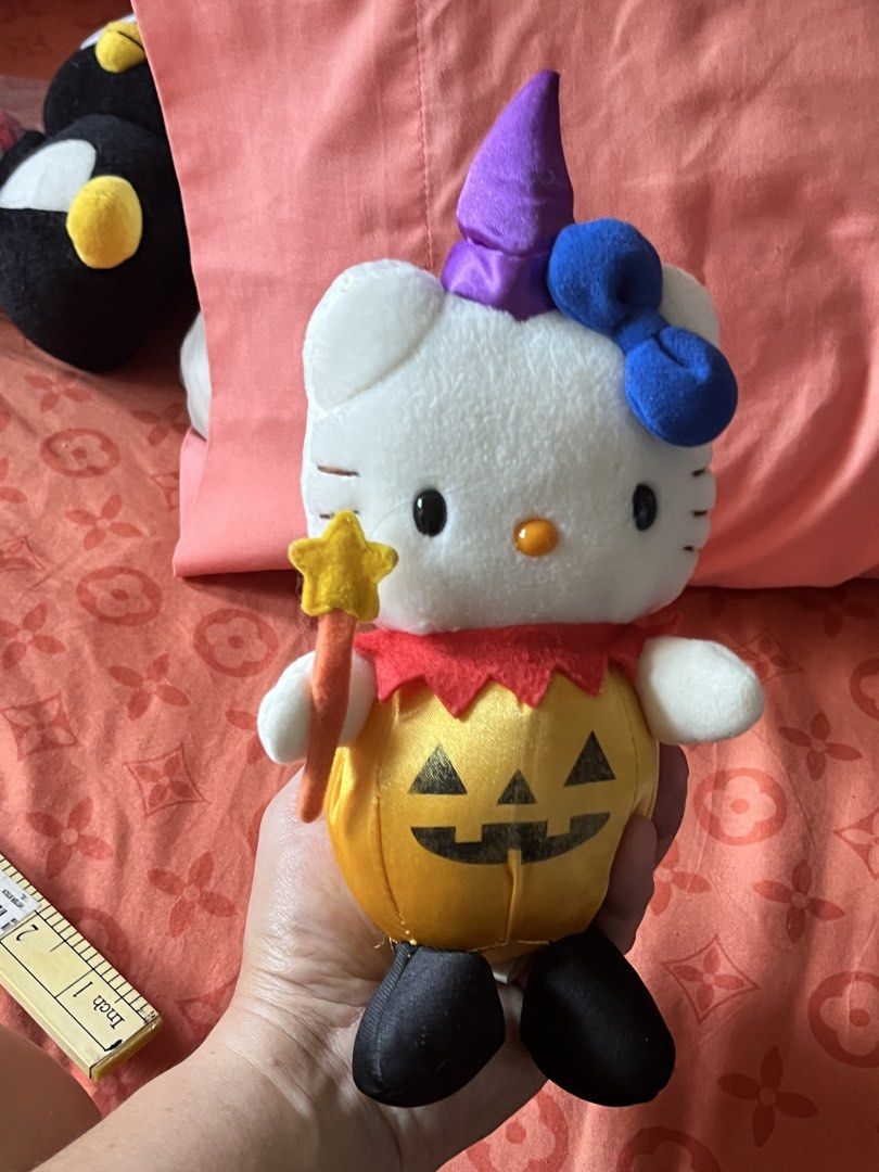 Hello kitty Halloween pumpkin wizard costume plush (Category: Plushies & Soft Toys) located in Paranaque City. Submitted by bonsaiart (Listing ID 1464818039, Image 1). Description: Pre owned Good condition 1850+sf Payment via gcash or paymaya Shipping via j&t.