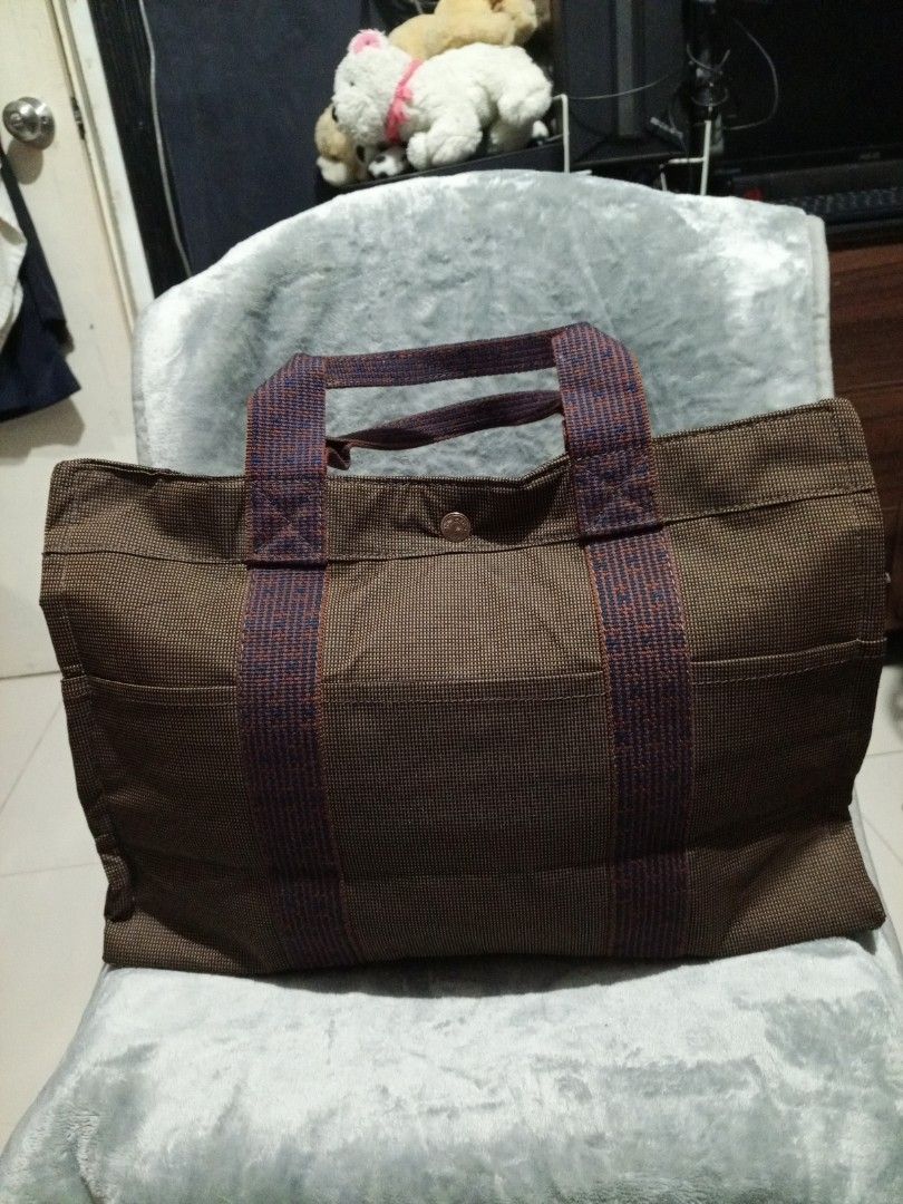 Hermes Hand Bag ( authenticity is not guaranteed ) (Category: Shoulder Bags) located in Davao. Submitted by hermiepiam75360 (Listing ID 1464908523, Image 2). Description: .