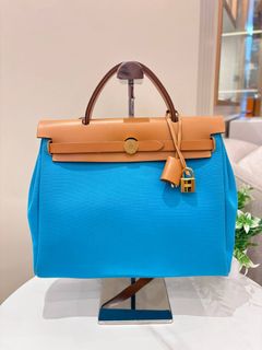 (Category: ) located in . Submitted by luxshare_preloved_ (Listing ID 1464872652, Image 1). Description: .