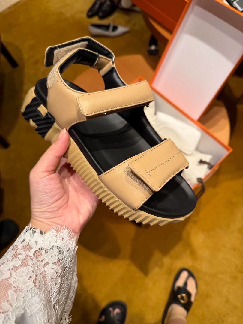 Hermes Junior Sandals (Category: Sneakers & Footwear) located in Rizal. Submitted by hiraya16 (Listing ID 1464903645, Image 1). Description: Size 37.5 only Best fit 37.5-38 Store purchased complete 💯 Onhand ready to ship J&T - Lalamove - Lbc.