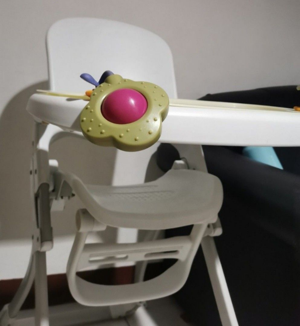 High chair (Category: Baby High Chairs) located in Quezon City. Submitted by supermom0711 (Listing ID 1464861820, Image 2). Description: Magandang araw mga ka mommy🥰 Bali high chair lang po talaga sya... Wala po syang kasamabg belt. And cover. Na wala po nung nag lipat po kami Timog area lang po❤️.