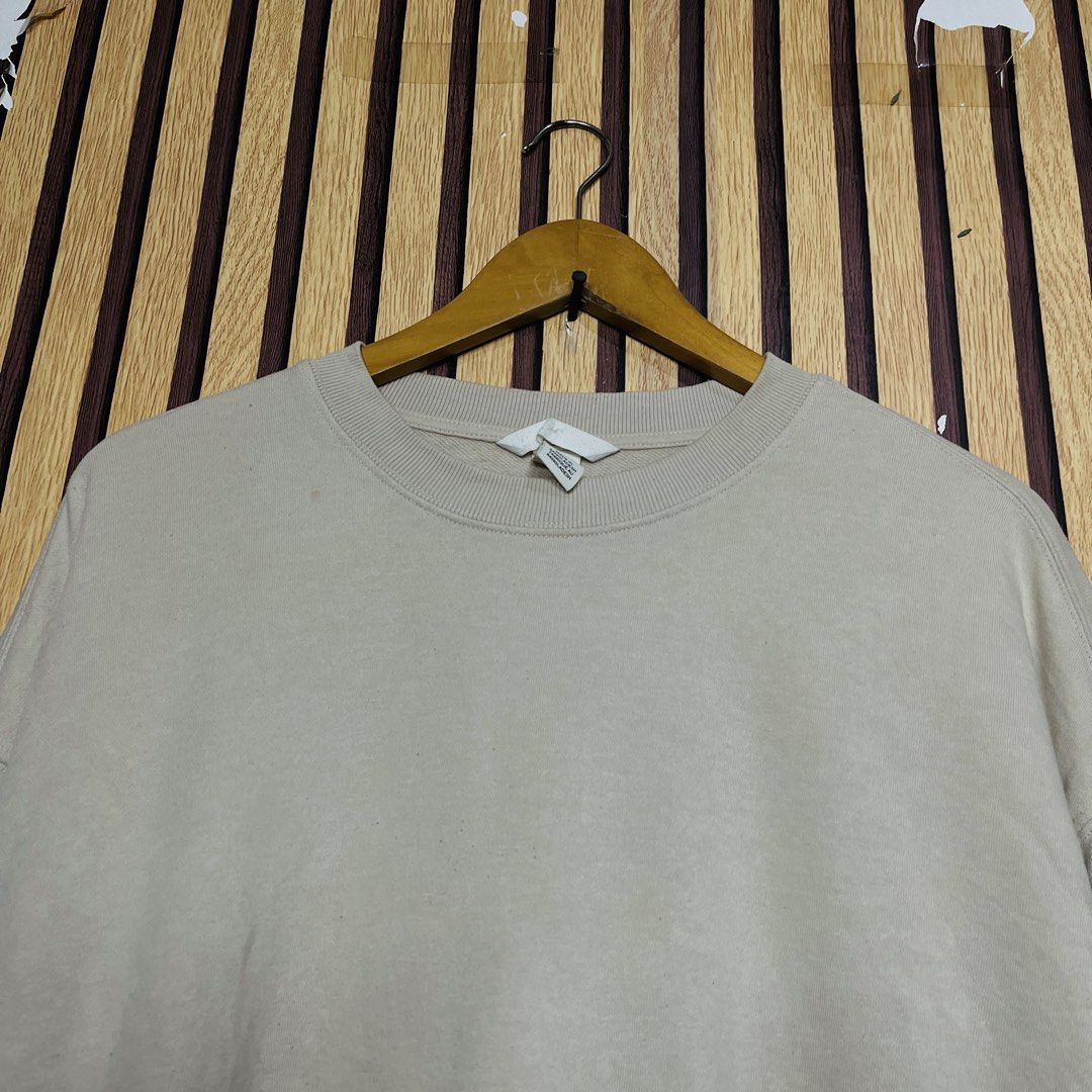 H&M BEIGE MEDIUM 25x23 YG02494 (Category: Coats, Jackets and Outerwear) located in Dasmarinas. Submitted by yg_supplies (Listing ID 1464817676, Image 3). Description: H&M BEIGE MEDIUM 25x23 YG02494.