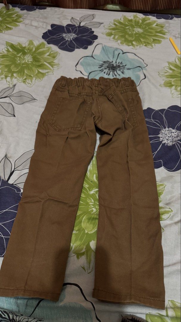 H&M Brown Pants 2-3YRS OLD (Category: Babies & Kids Fashion) located in Makati City. Submitted by myprelovedddc (Listing ID 1464806365, Image 2). Description: - Brand: H&M - Size: EUR 104 / US 4T - Color: Classic Brown - Fit: Relaxed fit - Waistband: Easy elastic waist with snap button closure - Pockets: Two front pockets and two back patch pockets - Condition: like new, soft denim.
