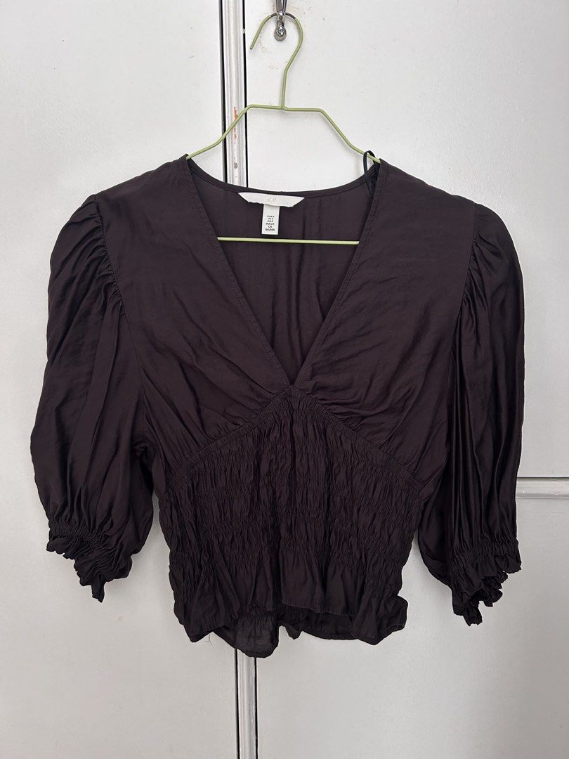 H&M brown top (Category: Blouses) located in Batac City. Submitted by cjl08 (Listing ID 1464836536, Image 1). Description: .