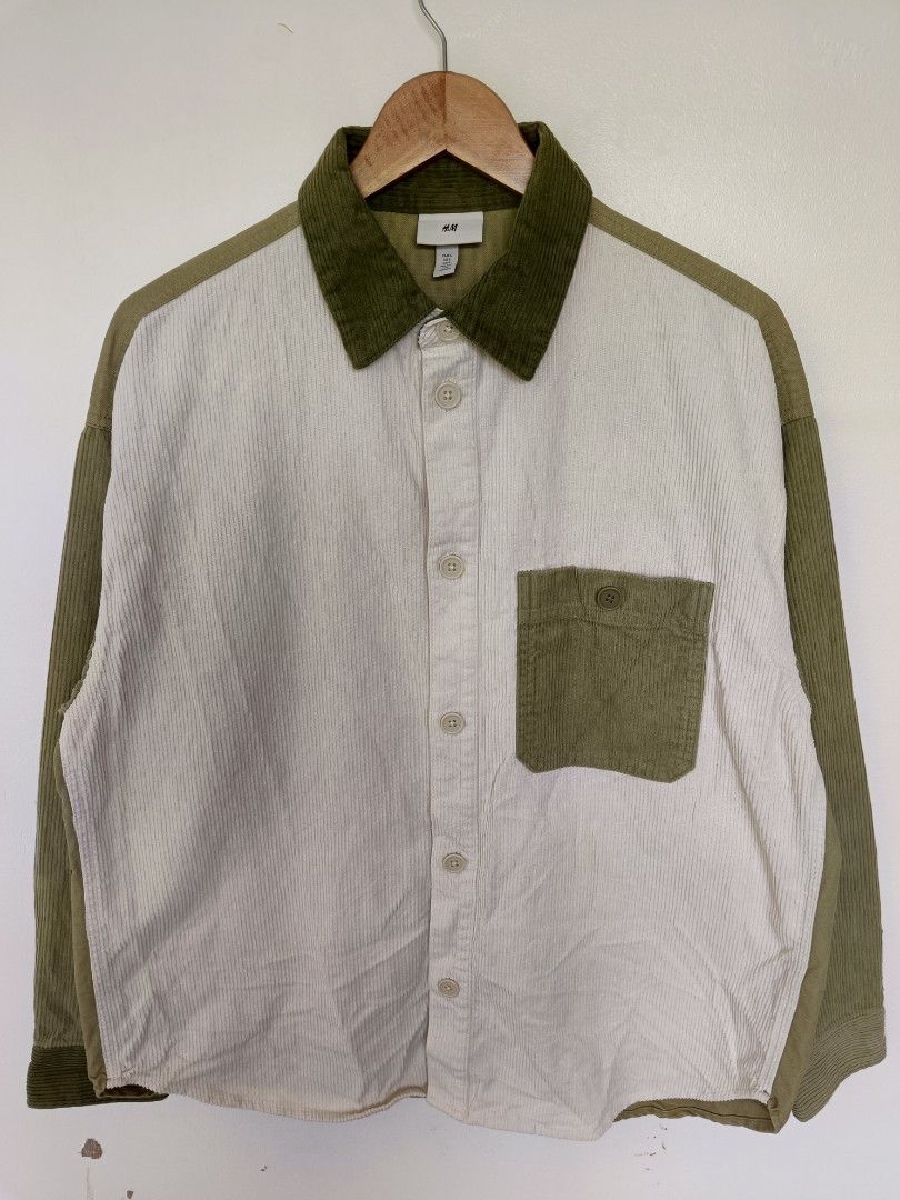 H&M Color-Block Corduroy Overshirt (Category: Formal Shirts) located in Cebu City. Submitted by madjekfinds (Listing ID 1464771841, Image 3). Description: H&M Color-Block Corduroy Overshirt EXCELLENT CONDITION NO ISSUE 100% COTTON EXTRA BUTTONS SIZE SMALL W 24 L 29 599 + SF ONLY CEBU ITEM LOOK WORN ONCE/TWICE.