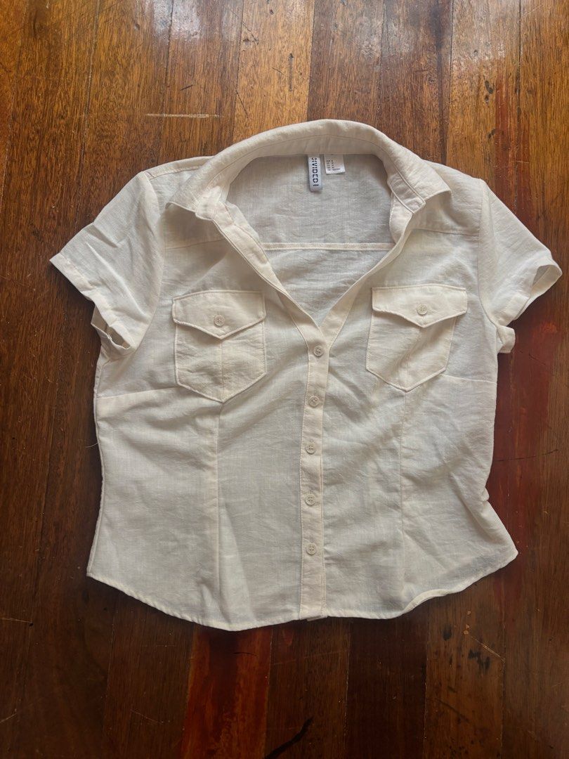 H&M cream collared top (Category: Blouses) located in Manila. Submitted by iluvbrb (Listing ID 1464806727, Image 1). Description: Fits Medium.