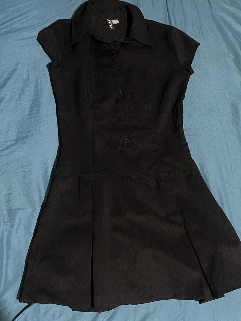 H&M Divided Dress (Category: Evening dresses & gowns) located in Pasig City. Submitted by baekonnn (Listing ID 1464800524, Image 1). Description: • never used.