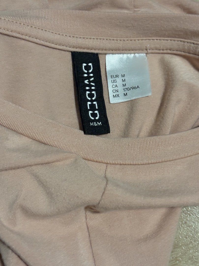 H&M Divided Pink Long Sleeve Crop Top (Category: Shirts) located in Balanga. Submitted by hoshiluver (Listing ID 1464862454, Image 3). Description: Pink long sleeve crop top from H&M. Worn only a few times. In good condition. Size M (but can fit XS to M).