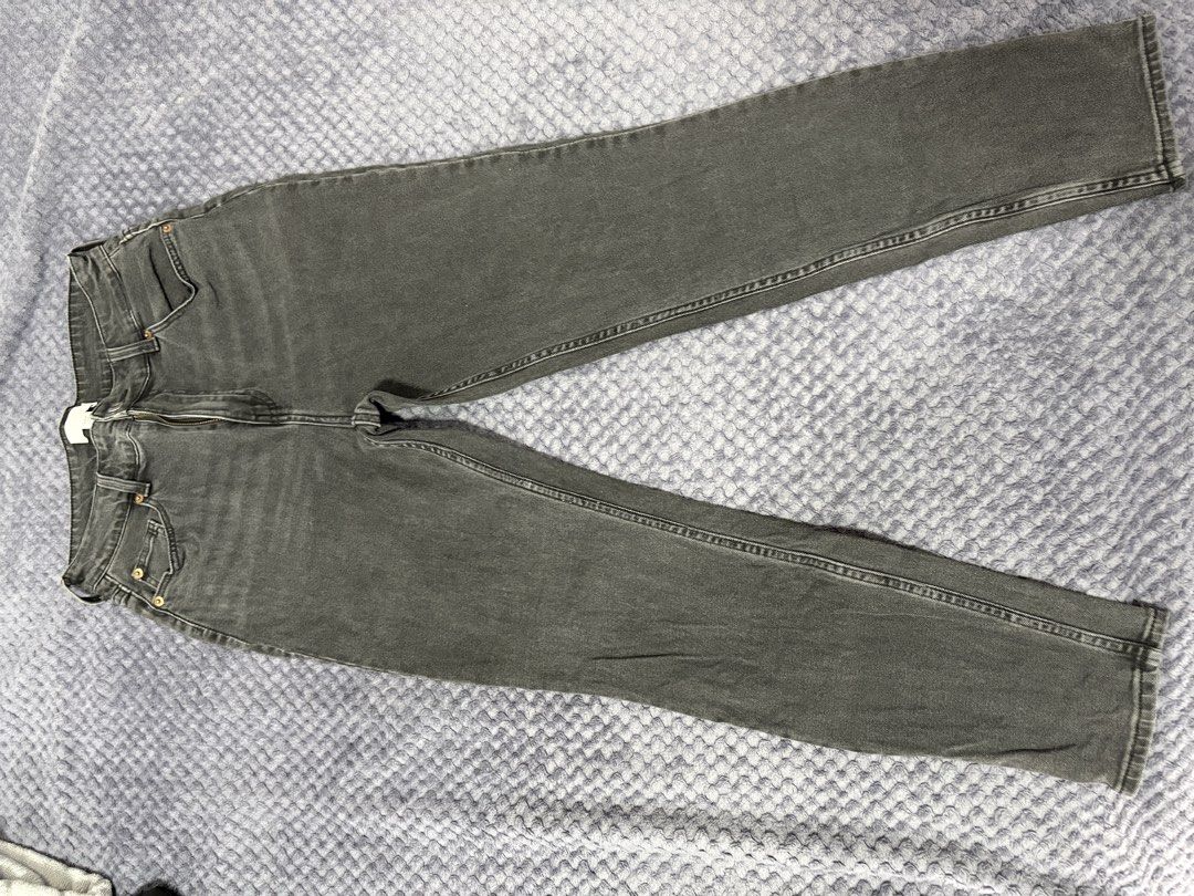H&M Black Jeans Size EUR 40 (Category: Jeans) located in Manila. Submitted by luckystone_0cdaee (Listing ID 1464947930, Image 3). Description: - Brand: H&M - Color/Wash: Grey wash - Style: Straight leg denim jeans - Size: EUR 40 / US 8 - Closure: Front button and zip fly - Features: Classic five-pocket setup, standard belt loops - Condition: Versatile everyday piece.