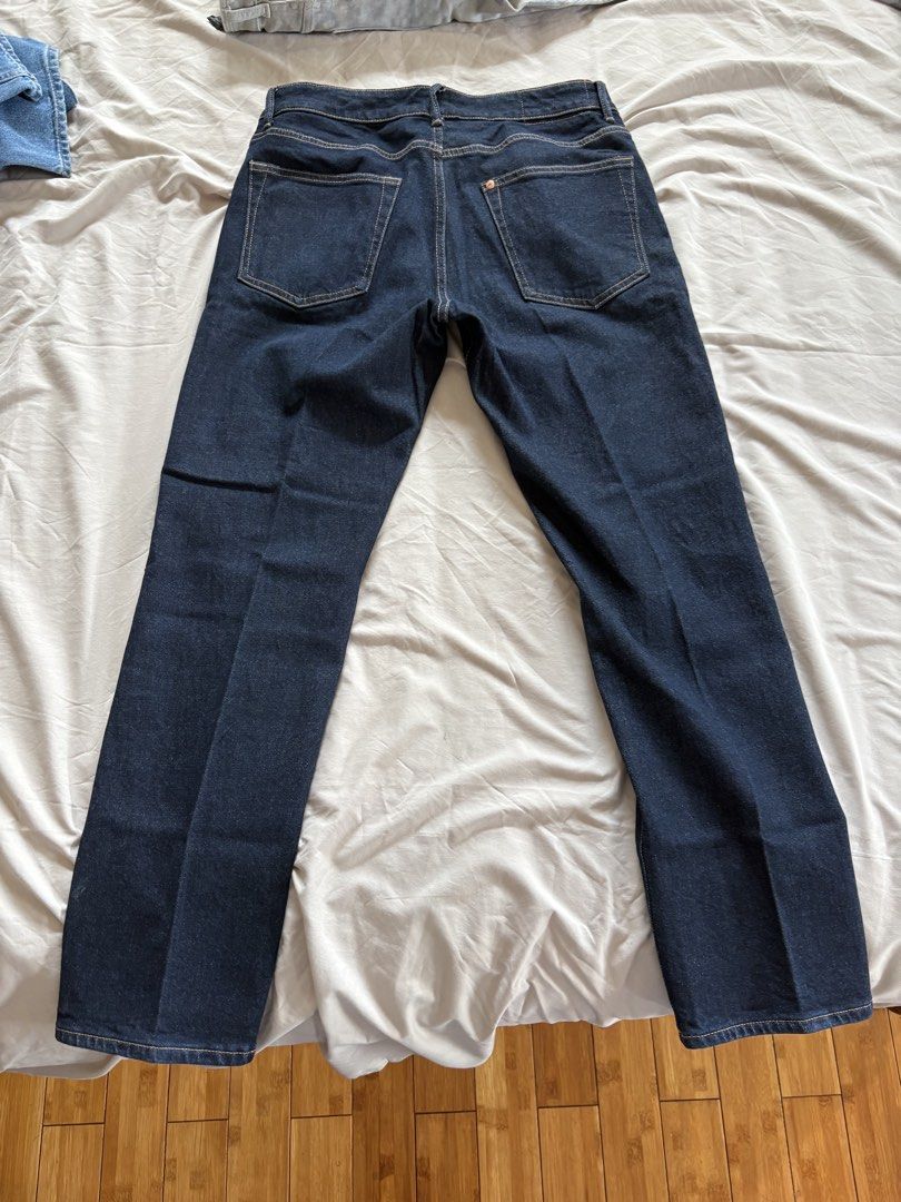 H&M Jeans (Category: Jeans) located in Mandaue City. Submitted by Jbumendo001 (Listing ID 1464895361, Image 1). Description: H&M Jeans Regular Fit Bought in H&M before Condition 9/10 Size: W30-31.