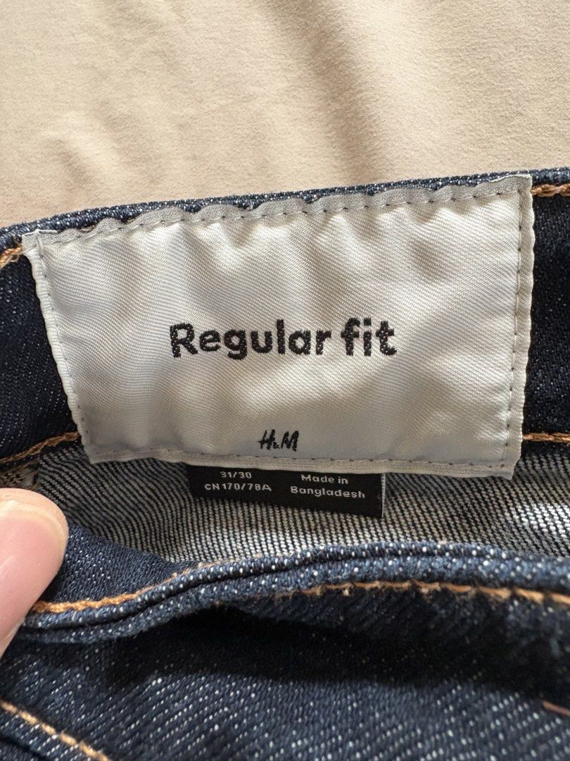 H&M Jeans (Category: Jeans) located in Mandaue City. Submitted by Jbumendo001 (Listing ID 1464895361, Image 2). Description: H&M Jeans Regular Fit Bought in H&M before Condition 9/10 Size: W30-31.