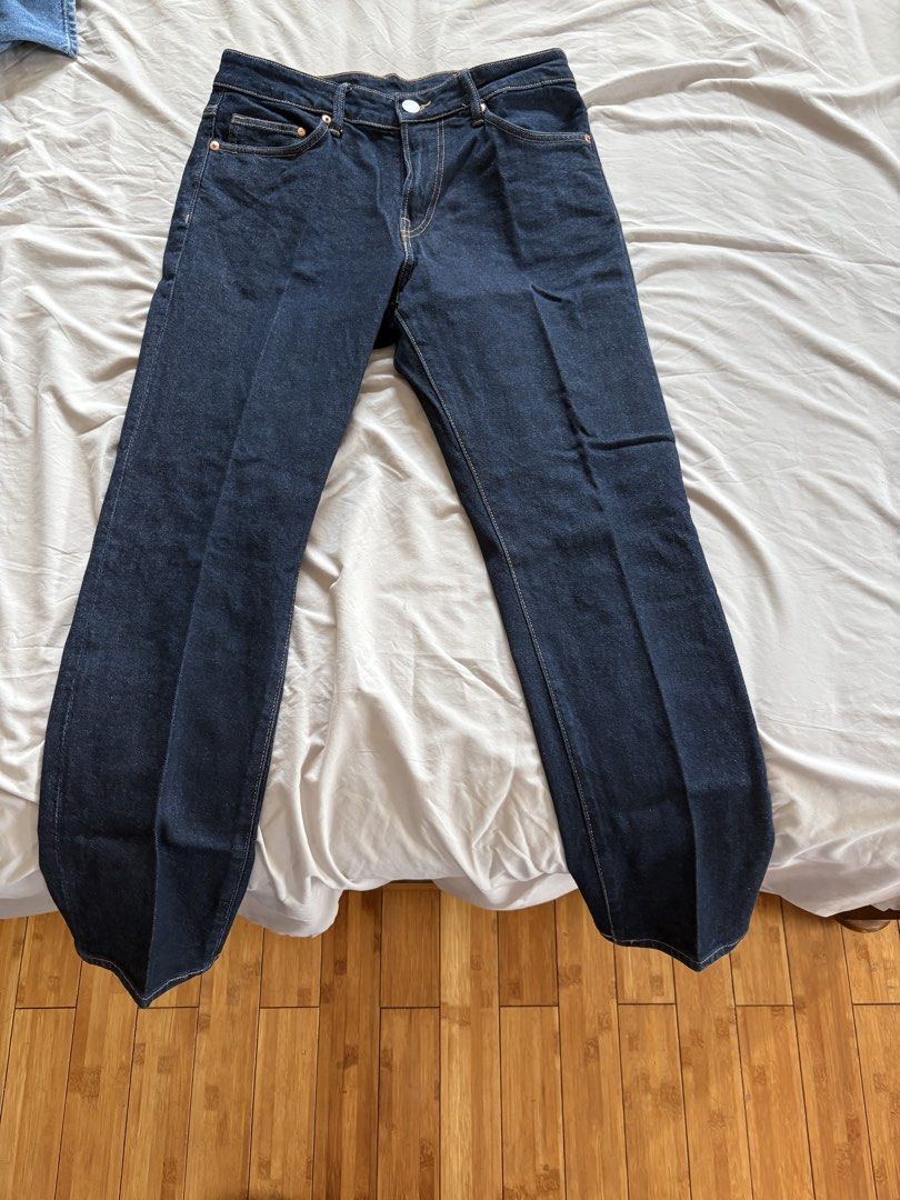 H&M Jeans (Category: Jeans) located in Mandaue City. Submitted by Jbumendo001 (Listing ID 1464895361, Image 3). Description: H&M Jeans Regular Fit Bought in H&M before Condition 9/10 Size: W30-31.