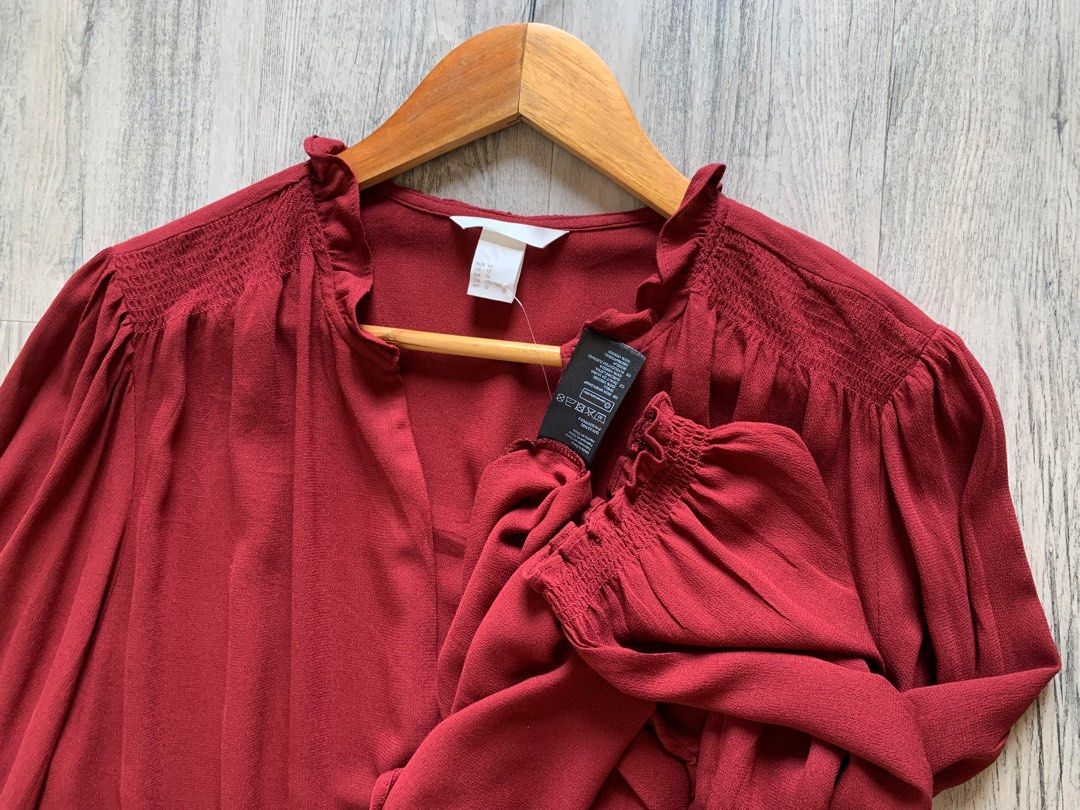 H&M Loose Top (Category: Blouses) located in Paranaque City. Submitted by famsale2016 (Listing ID 1464782016, Image 3). Description: Like new to Bnew condition ✨ Size XL -Maroon/burgundy long-sleeve blouse .