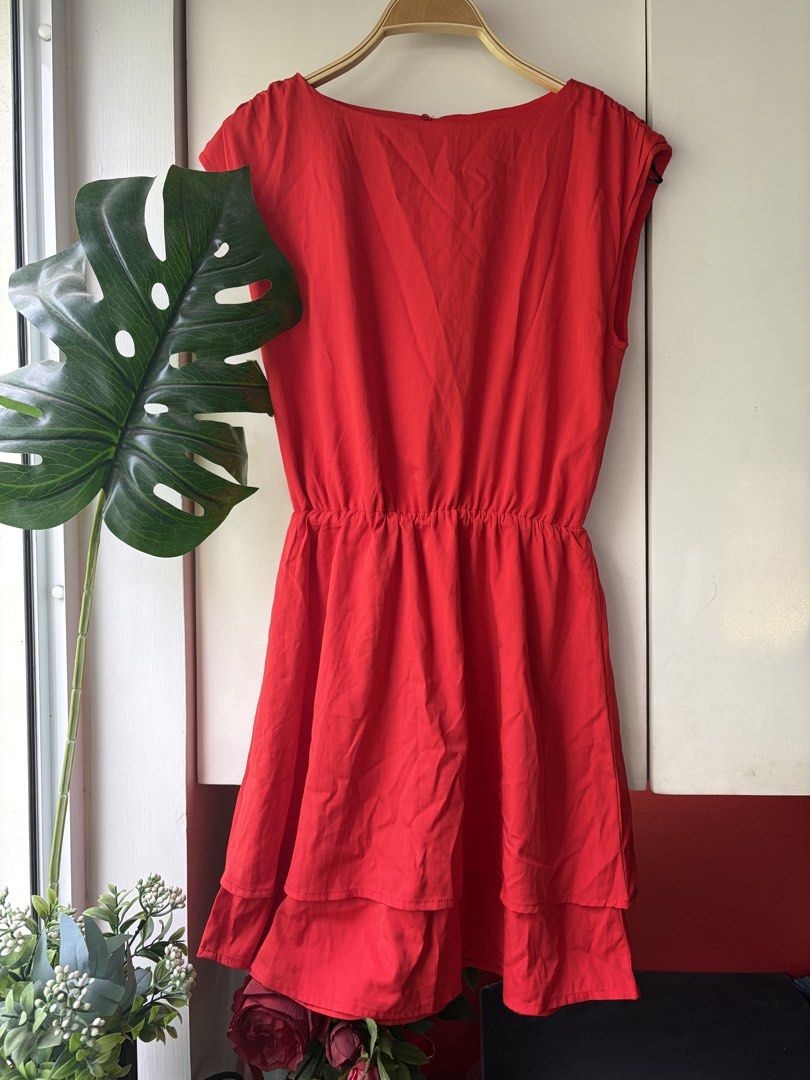 H&M Red Dress (Category: Dresses) located in Manila. Submitted by coolandchic (Listing ID 1464887380, Image 1). Description: .