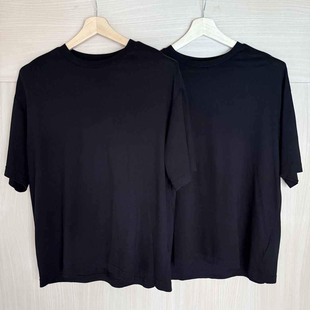 H&M Relaxed Fit T-Shirt (Bundle) (Category: Tshirts & Polo Shirts ) located in Mandaluyong City. Submitted by lucassellsss (Listing ID 1464899870, Image 1). Description: Reason for selling: Decluttering Selling as a bundle Product details: Size - Medium (Can fit medium to large) Fit - Relaxed Fit Color - Black Lightweight cotton jersey Round and rib-trimmed neckline Dropped shoulders Straight-cut hem Relaxed fit for a generous but not oversized s