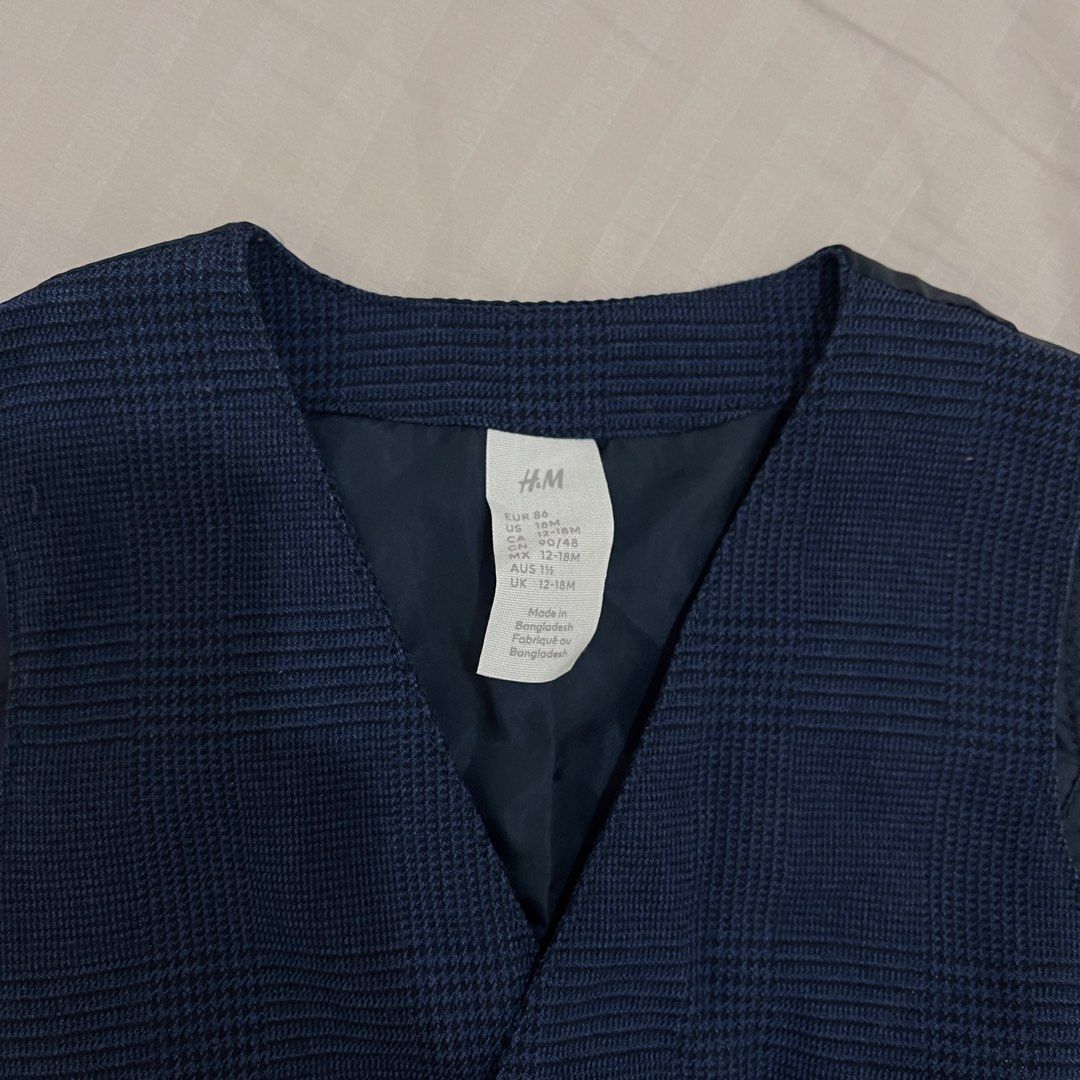 H&M vest & pants for toddler (Category: Babies & Kids Fashion) located in Dasmarinas. Submitted by Bclosettt (Listing ID 1464890817, Image 2). Description: Vest (brand new) Pants (worn few times) Declutter.