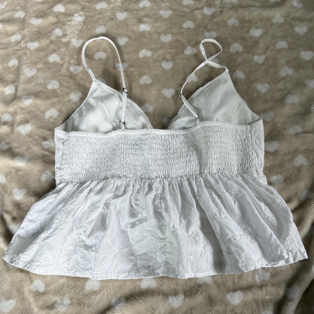 Hollister (Category: Sleeveless) located in Manila. Submitted by shefindshope (Listing ID 1464881632, Image 2). Description: .