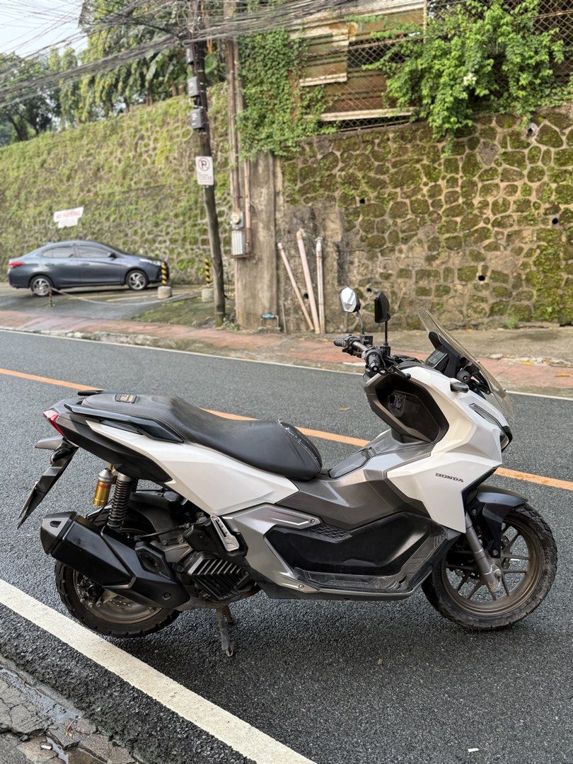 Honda ADV160 2023 (Category: Motorbikes for Sale) located in Marikina City. Submitted by ms.ces (Listing ID 1464923132, Image 2). Description: 2023 White Color 18,xxx mileage Thick tired New Battery FREE Registration.