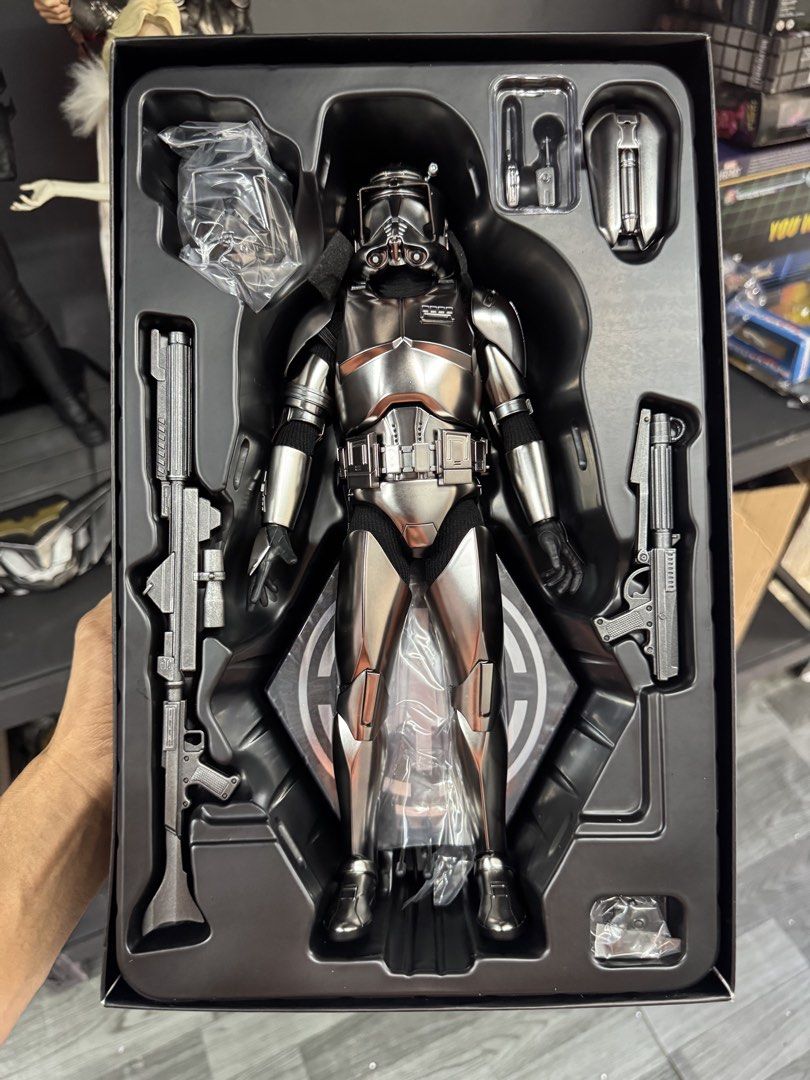 Hot toys Commander Cody Chrome (Category: Figurines & Statues) located in Paranaque City. Submitted by icko007 (Listing ID 1464937583, Image 3). Description: Hot toys Commander Cody Chrome Version Bib No issue Complete ₱11k Only Hot toys Clone Trooper Good Chrome Bib no issue complete ₱11.5k Only Hot toys Storm trooper Copper Chrome version Bib No issue Complete Price 12.9k Only Dibs now pay now / No Rush Shipping ‼️ Location Paranaque Payment Gc