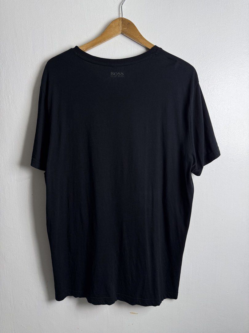 Hugo boss big logo (Category: Tshirts & Polo Shirts ) located in Daraga. Submitted by mirandillaadrian (Listing ID 1464903662, Image 2). Description: Authentic Embroid design sa front Solid nito black na black 22.5x31.5 Minimal fade print sa likod pero solid pa din.