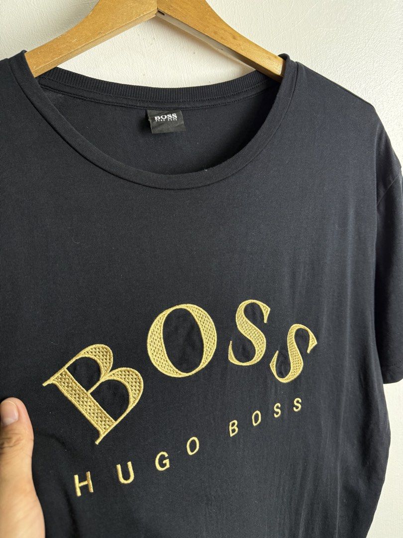 Hugo boss with embroidery big logo (Category: Tshirts & Polo Shirts ) located in Daraga. Submitted by casualthread (Listing ID 1464907324, Image 3). Description: Authentic Like new 9.8/10 Black na black 22.5x31.5 Embroidery design sa front Minimal fade print sa likod .