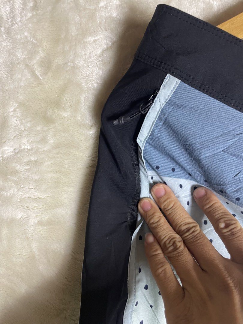 Hurley (Category: Shorts) located in Molave. Submitted by ikong_thrift07 (Listing ID 1464791854, Image 3). Description: 29-31.