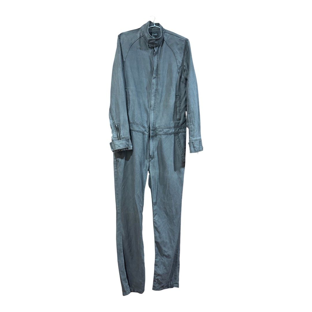 Indu Homme Jumpsuit Dark Grey (Category: Coats, Jackets and Outerwear) located in Lingayen. Submitted by lux_thrift (Listing ID 1464773467, Image 1). Description: location pangasinan approximately 41 inches length from waist waistline 38 leg opening 8 inches.