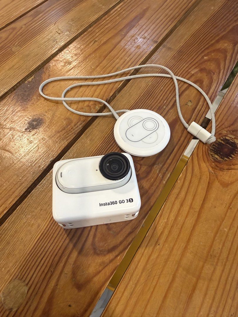 Insta360 GO 3S Action Camera with Pendant (Category: Cameras) located in Caloocan City. Submitted by darielsl55497 (Listing ID 1464808151, Image 3). Description: Tiny Insta360 GO 3S camera in white, crisp video quality. Includes the magnetic pendant accessory for POV shots. Compact body pops right out of the housing unit. USB-C port on the side for charging and data transfer. Handy flip screen makes framing easy. Everything pictured is included..