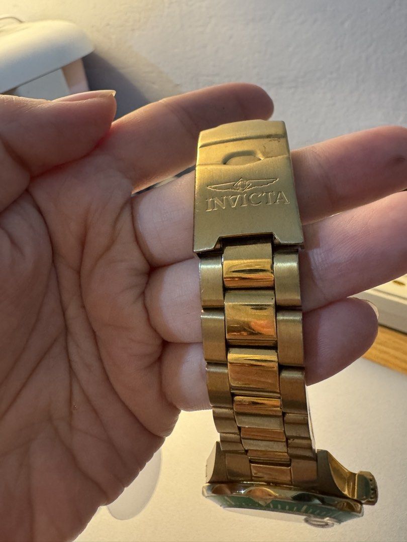 INVICTA Pro Diver watch| NO BOX (Category: Women's Watches) located in Davao. Submitted by buymyclosetph (Listing ID 1464882441, Image 3). Description: Used lightly, Just buy batteries. - Gifted to me from a friend in US Price is negotiable.