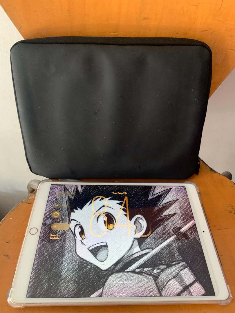 Ipad Air 3 64GB (Category: iPad) located in Manila. Submitted by beanice07 (Listing ID 1462261628, Image 1). Description: Re edit this post Makinis pa! Wifi only May minimal dents lang Ios 26 Normal peak good battery Fingerprint ✅ Both cam malinaw✅ Good for gaming✅ Reading ebooks✅ For editing ✅ Watching movies ✅ Issue: may white spot lang sa screen pero pag naka dark mode di na visible (may pink sa mga edges kita sa picture) (visible lang sya kap