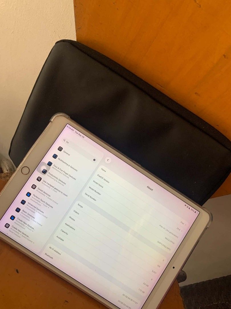Ipad Air 3 64GB (Category: iPad) located in Manila. Submitted by beanice07 (Listing ID 1462261628, Image 3). Description: Re edit this post Makinis pa! Wifi only May minimal dents lang Ios 26 Normal peak good battery Fingerprint ✅ Both cam malinaw✅ Good for gaming✅ Reading ebooks✅ For editing ✅ Watching movies ✅ Issue: may white spot lang sa screen pero pag naka dark mode di na visible (may pink sa mga edges kita sa picture) (visible lang sya kap