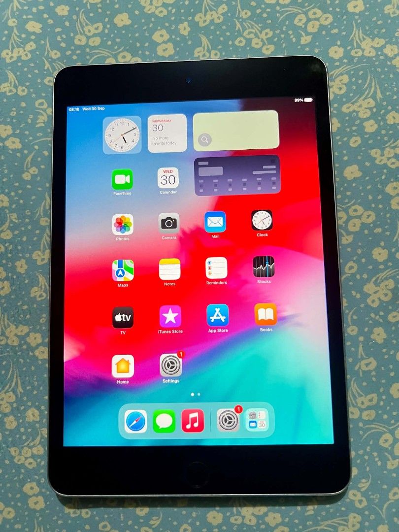 ipad mini4 128gb ios15 100%Original (Category: Other Gadgets) located in Manila. Submitted by sohaifabanto (Listing ID 1464965148, Image 2). Description: ipad mini4 128gb ios15 7'9inch 100%Original , No issue , unli reset , no history repair , Fingerprint working camera front & back malinaw yan 2ndhand normal sa minimal dents pero halos makinis pa yung unit ☺️ check first before payment sa meetup place yan ☺️ wifi use no slotsim ☺️.