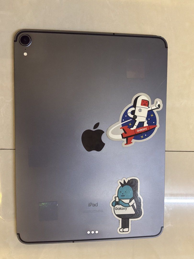 iPad Pro 2018 256gb lte （分類：平板電腦 - iPad）位於 Hong Kong。 由 charleszs 提交（商品編號 1464926025，圖片 2）。簡介： Face ID Defected Come with an apple foil keyboard(heavily used)if u need。