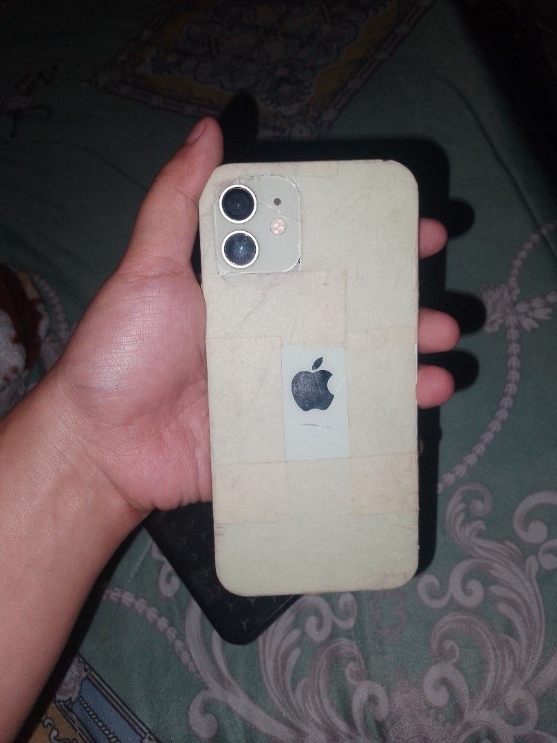 Iphone12- 128gb (Category: iPhone 12 Series) located in Manila. Submitted by khatlyn_kaye (Listing ID 1464877163, Image 1). Description: For sale po iphone12 128gb. basag po backglass and nastock po di na naipagawa. lumobo na battery kaya nasira lcd pero if ipapagawa po working pa sya.