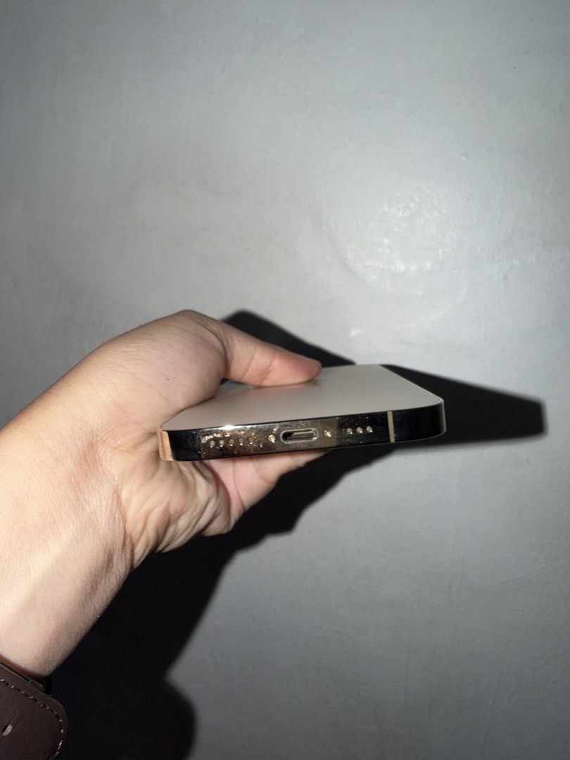 iPhone 13 Pro (Category: iPhone 13 Series) located in Manila. Submitted by anjelicha225891 (Listing ID 1464960364, Image 3). Description: FOR SALE: iPhone 13 Pro Gold 256gb 79% Battery Health Smart Lock Super kinis ng outside — well-maintained! Original cord included 📌 No major scratches/dents 📌 Never na repair / open 📌 Ready to use Loc: SM North, Quezon City. (For pickup and meetup only) PM for other details! 💛.