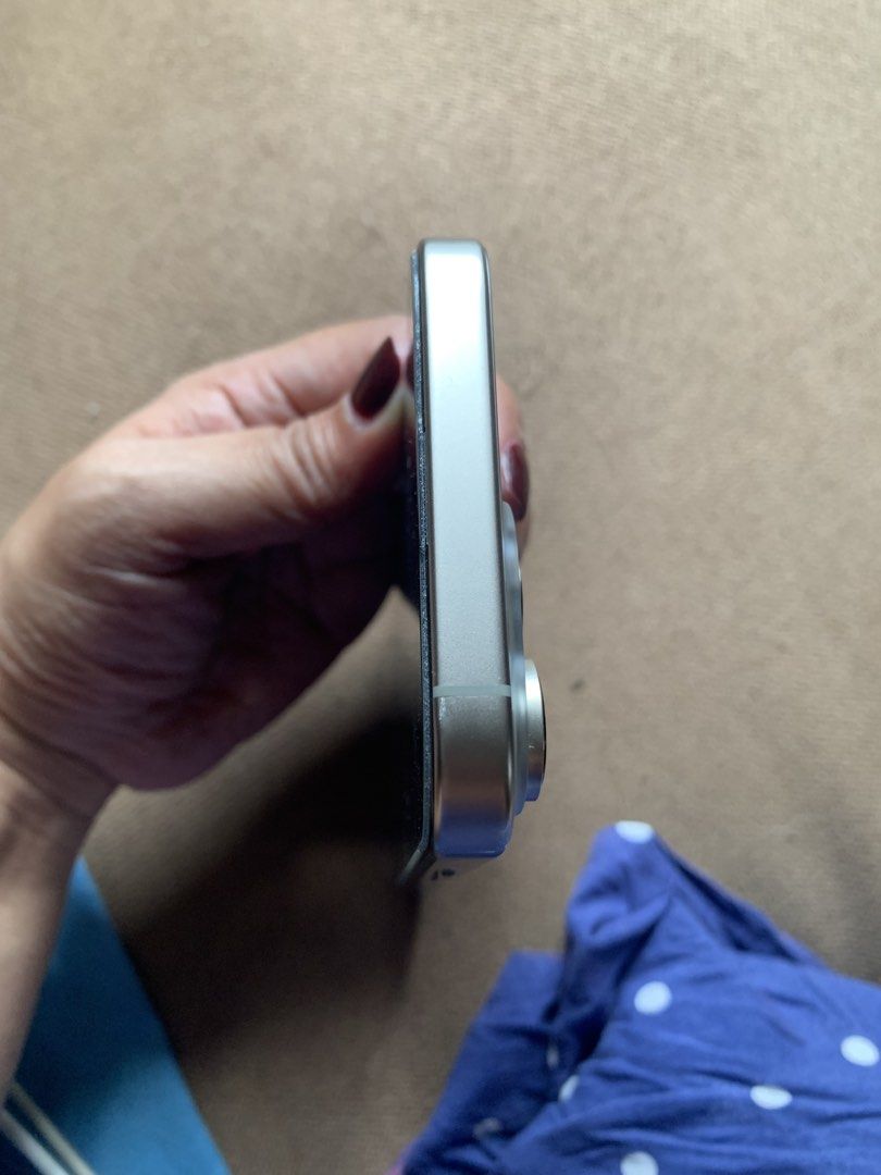 iphone 16promax (Category: iPhone 16 Series) located in Angono. Submitted by zorrobebi (Listing ID 1464815836, Image 3). Description: iphone 16 promax 256gb natural titanium 92% bh 421cycle nego for sure buyer.