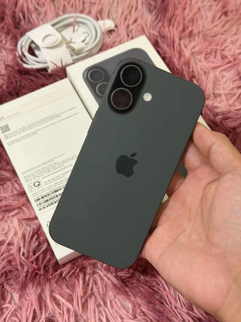 iPhone 17 Black | 256GB (Category: iPhone 17 Series) located in Caloocan City. Submitted by kzxune (Listing ID 1464814813, Image 1). Description: FOR SALE / SWAP iPhone 17 Black | 256GB 100% Battery Health (4 Cycle Count Only) From Abenson Months Old w/ Receipt Apple Warranty until July 2027 Local Variant / NTC Approved🇵🇭 No history of repair / All orig parts Openline / No sim restriction LBC po sa malayo, (Video Call first) Meet up places📍 Me