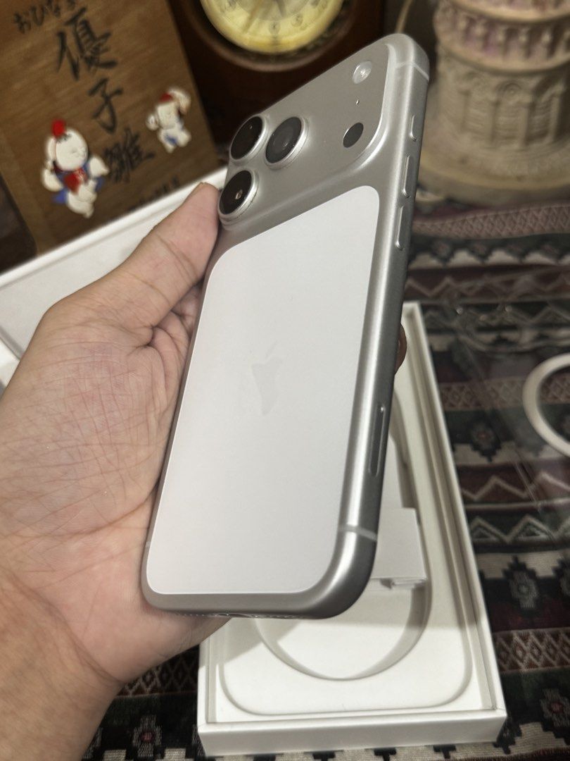 Iphone 17 pro 256gb (Category: iPhone 17 Series) located in Marikina City. Submitted by bryanroblesss (Listing ID 1464806124, Image 3). Description: Iphone 17 Pro 256GB ntc approved - 62,000 firm Open for swap to IOS no issue at all openline still under Apple Warranty January 2027 Meetup : Marikina, San Mateo, Lrt2/Mrt or Tanay.